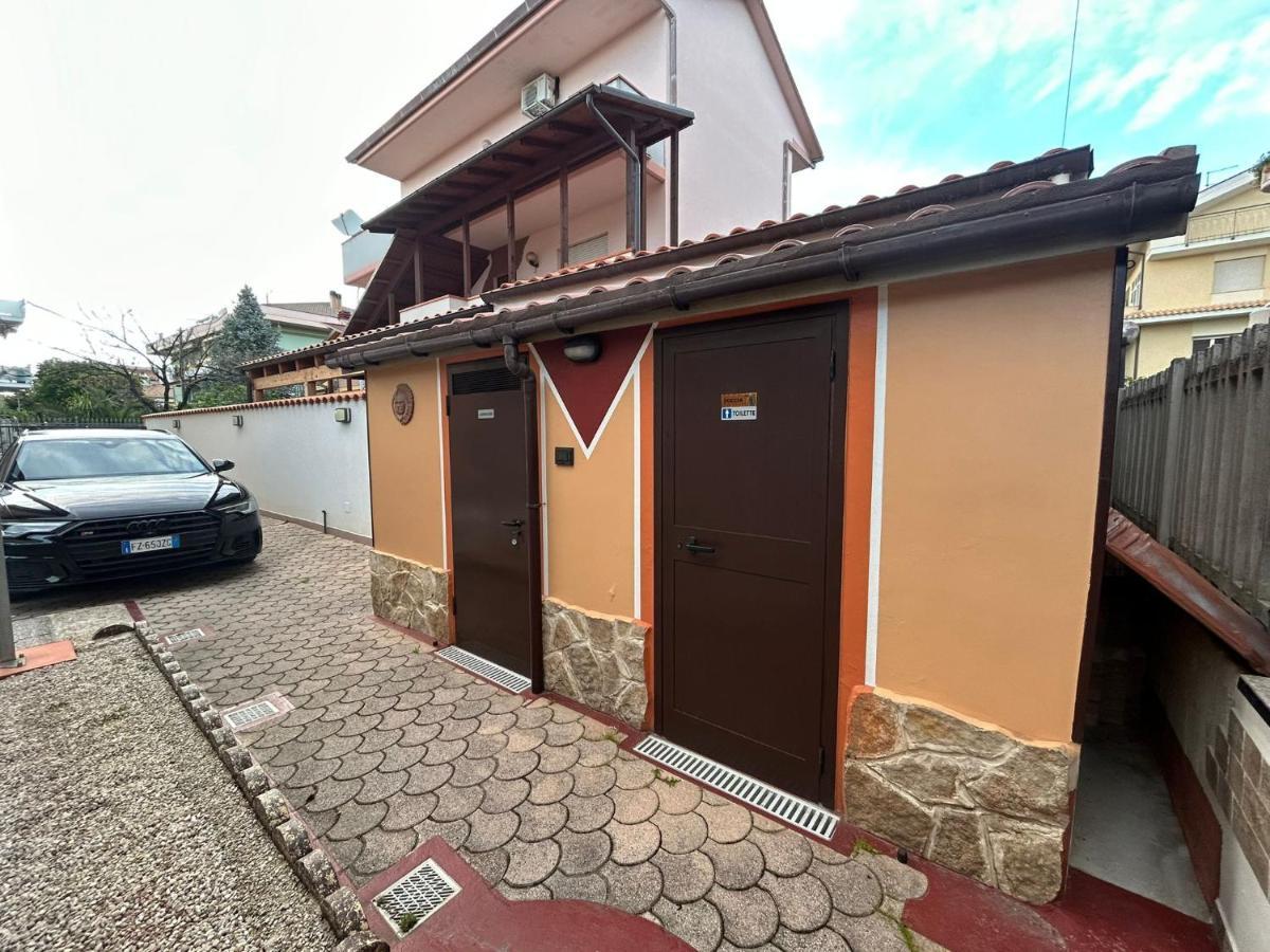 085 Apartments Montesilvano Exterior photo